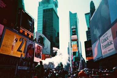 LOMOGRAPHY SIMPLE USE CAMERA - LOMOCHROME PURPLE