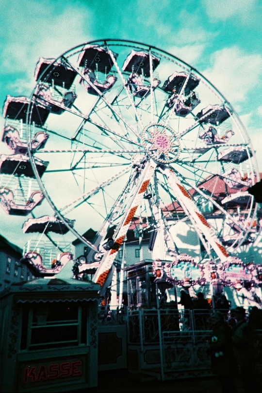 LOMOGRAPHY SIMPLE USE CAMERA - LOMOCHROME PURPLE