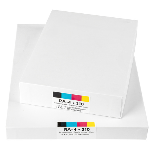 RA-4 colour paper - High Gloss (RC) 24x30,5 CM (9,45x12 INCH) / 50 Sheets - Gradation: Normal (3)